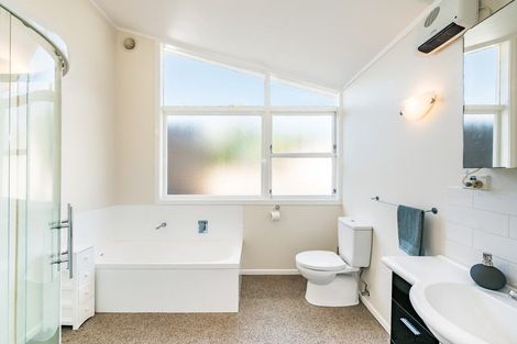 Photo of property in 83 Martin Road, Paraparaumu Beach, Paraparaumu, 5032