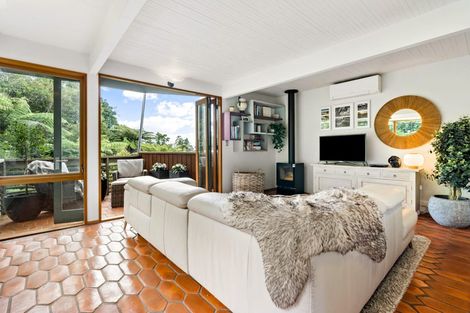 Photo of property in 50 Braemar Road, Castor Bay, Auckland, 0620