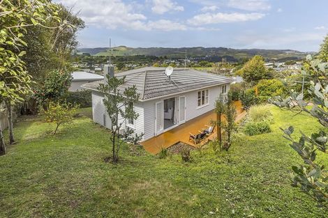 Photo of property in 9 Lane Crescent, Tawa, Wellington, 5028