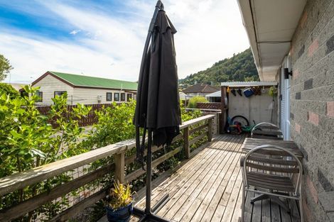 Photo of property in Claredon Court, 46b York Street, Picton, 7220