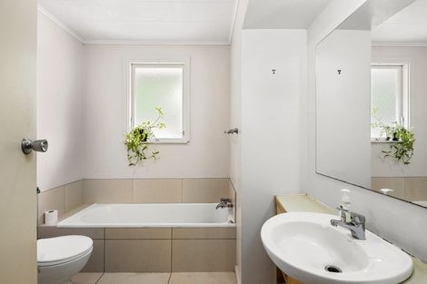 Photo of property in 33 Verviers Street, Karori, Wellington, 6012