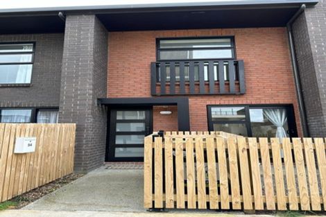 Photo of property in 54 Rauemi Way, Te Atatu South, Auckland, 0610