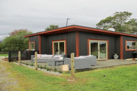 Photo of property in 28 Riveredge Terrace, Ohau, Levin, 5570