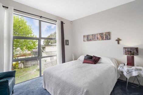 Photo of property in 14a Holiday Road, Stanmore Bay, Whangaparaoa, 0932