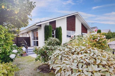 Photo of property in 18 Powell Crescent, Ilam, Christchurch, 8041