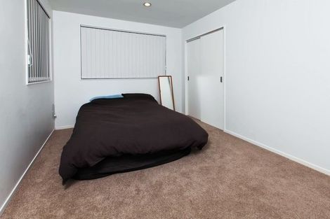 Photo of property in 92 Kaipatiki Road, Glenfield, Auckland, 0629