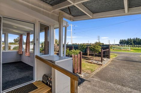 Photo of property in 124 Weraroa Road, Waverley, 4510