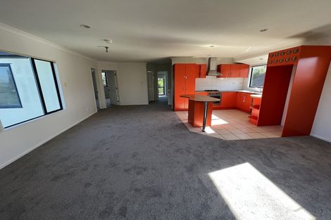 Photo of property in 12 Lone Tree Avenue, Te Atatu Peninsula, Auckland, 0610
