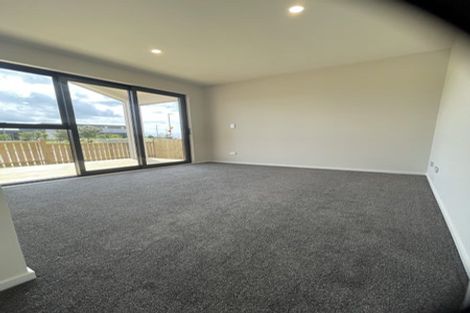Photo of property in 20 Rorotu Avenue, Karaka, 2113