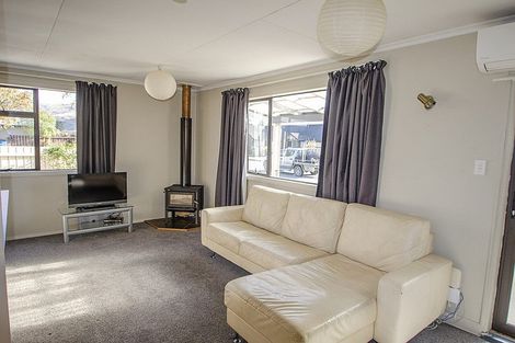 Photo of property in 2 Gavan Street, Cromwell, 9310