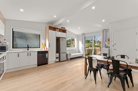 Photo of property in 24 Normanton Street, Glenfield, Auckland, 0629
