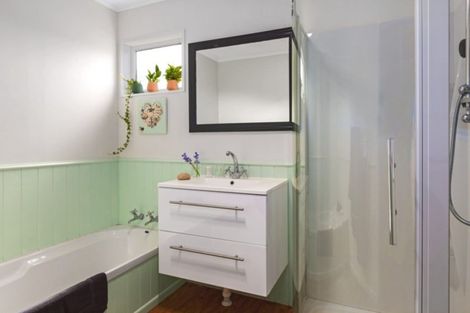 Photo of property in 52 Hicks Close, Whitby, Porirua, 5024