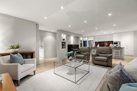 Photo of property in 2a Rushden Terrace, Red Beach, 0932