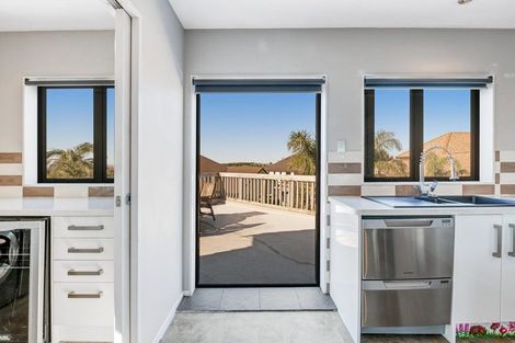 Photo of property in 105 Alec Craig Way, Gulf Harbour, Whangaparaoa, 0930