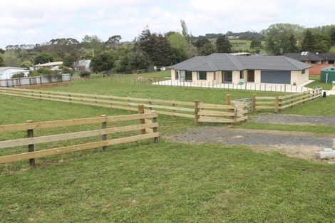 Photo of property in 1 Fermanagh Grove, Tuakau, 2121