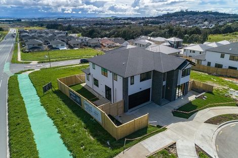 Photo of property in 13 Drover Close, Flat Bush, Auckland, 2019