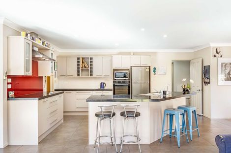 Photo of property in 5 Ernest Shackleton Place, Waiuku, 2123