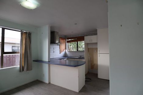 Photo of property in 4 Le Havre Place, Takanini, 2112