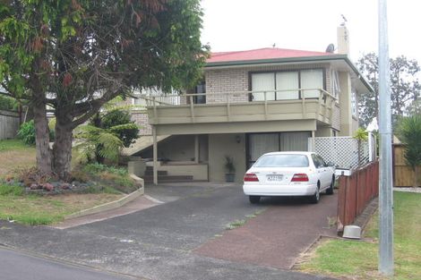 Photo of property in 9 Sunhaven Avenue, Glenfield, Auckland, 0629