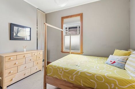 Photo of property in 15 Upper Bourke Street, Kilbirnie, Wellington, 6022
