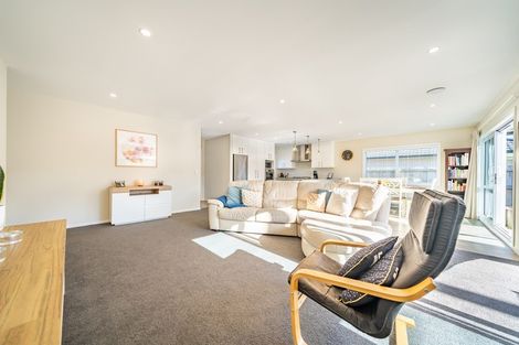 Photo of property in 6 Poulson Grove, Trentham, Upper Hutt, 5018