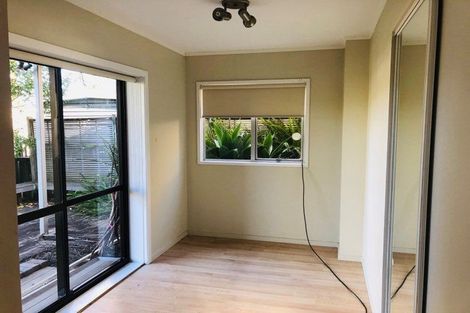 Photo of property in 29 Meadowvale Avenue, Forrest Hill, Auckland, 0620