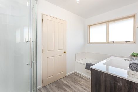 Photo of property in 116 Yaldhurst Road, Sockburn, Christchurch, 8042
