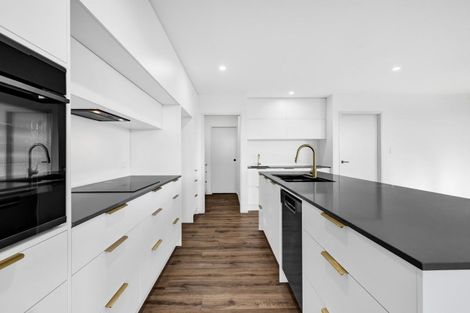 Photo of property in 74 Turuturu Road, Hawera, 4674