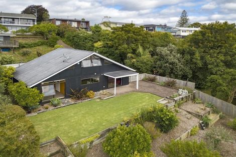 Photo of property in 44 Rewarewa Road, Te Atatu Peninsula, Auckland, 0610