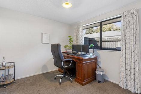 Photo of property in 2/119 Withells Road, Avonhead, Christchurch, 8042