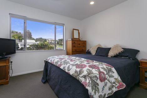 Photo of property in 208 Lake Terrace, Hilltop, Taupo, 3330