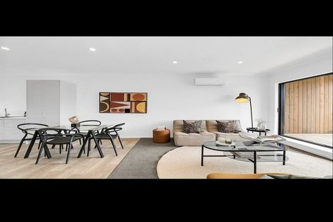 Photo of property in 3/500 Te Atatu Road, Te Atatu Peninsula, Auckland, 0610