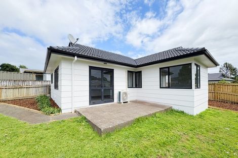 Photo of property in 2 Staverton Crescent, Mangere, Auckland, 2022