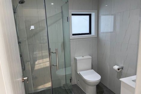 Photo of property in 3 Edwards Avenue, Henderson, Auckland, 0610