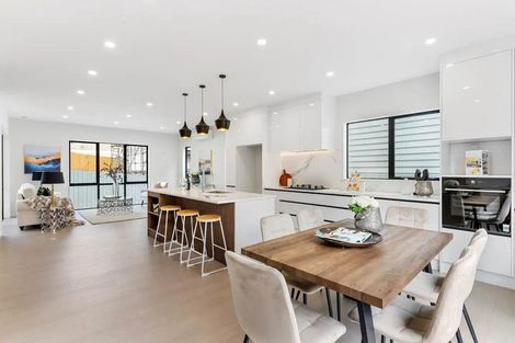 Photo of property in 17 Kathleen Street, Totara Vale, Auckland, 0627