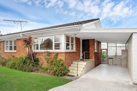 Photo of property in 2/62 Great South Road, Papakura, 2110