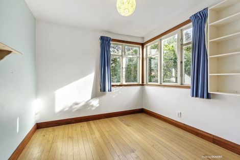 Photo of property in 43 Military Road, Northland, Wellington, 6012