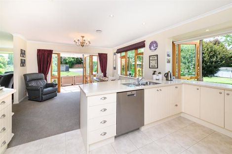 Photo of property in 11 Wanganui Road, Marton, 4710