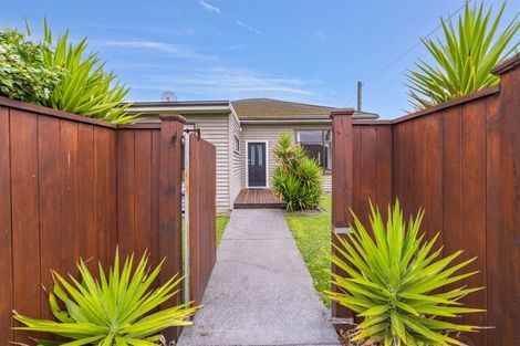 Photo of property in 16 Lees Road, Strowan, Christchurch, 8052