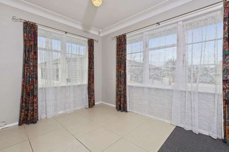 Photo of property in 74a Mcannalley Street, Manurewa East, Auckland, 2102