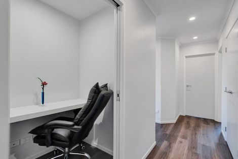 Photo of property in 4 Kakariki Lane, Waiwhakaiho, New Plymouth, 4312