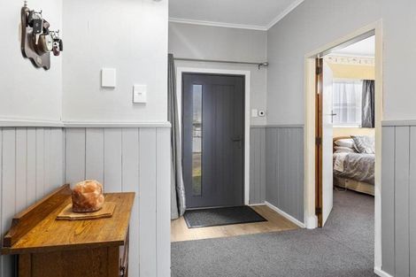 Photo of property in 15 Tasman Street, Opunake, 4616