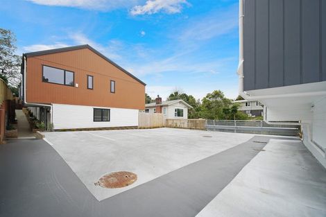 Photo of property in 2/11 Stottholm Road, Titirangi, Auckland, 0604