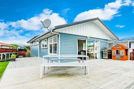 Photo of property in 59 Michael Road, Paraparaumu Beach, Paraparaumu, 5032