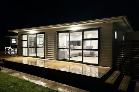 Photo of property in 17 Jack Vaughan Grove, Wainuiomata, Lower Hutt, 5014