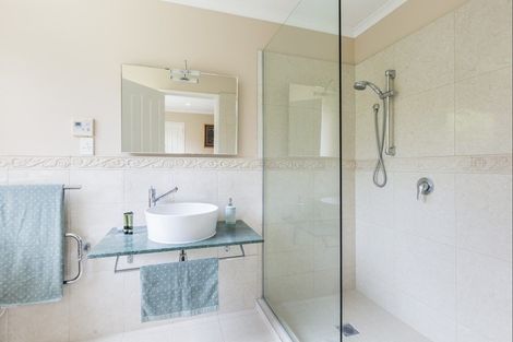 Photo of property in 12 Grovenor Drive, Orewa, 0931