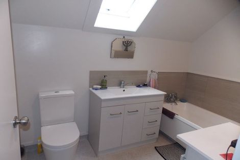 Photo of property in 32 Pioneer Highway, Awapuni, Palmerston North, 4412