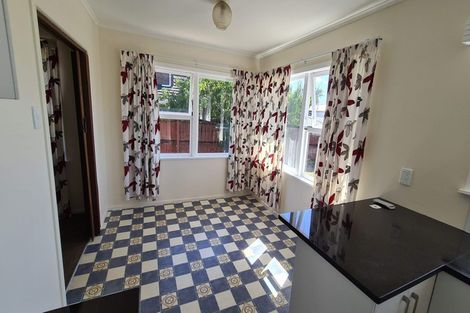 Photo of property in 6 Longburn Road, Henderson, Auckland, 0610