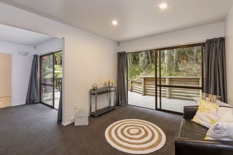 Photo of property in 64 Wood Bay Road, Titirangi, Auckland, 0604