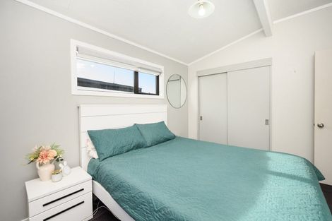 Photo of property in 6 Willowstream Grove, Cloverlea, Palmerston North, 4412